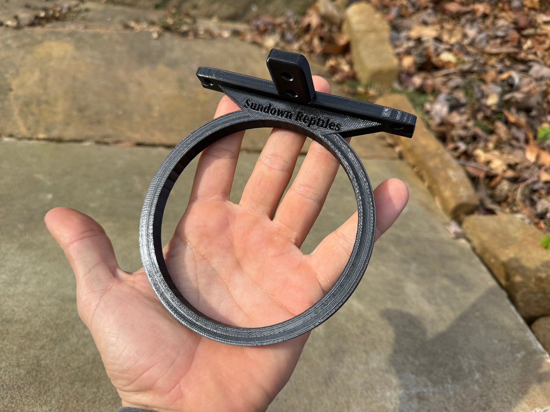 32oz Feeding Bracket - Sundown Reptiles