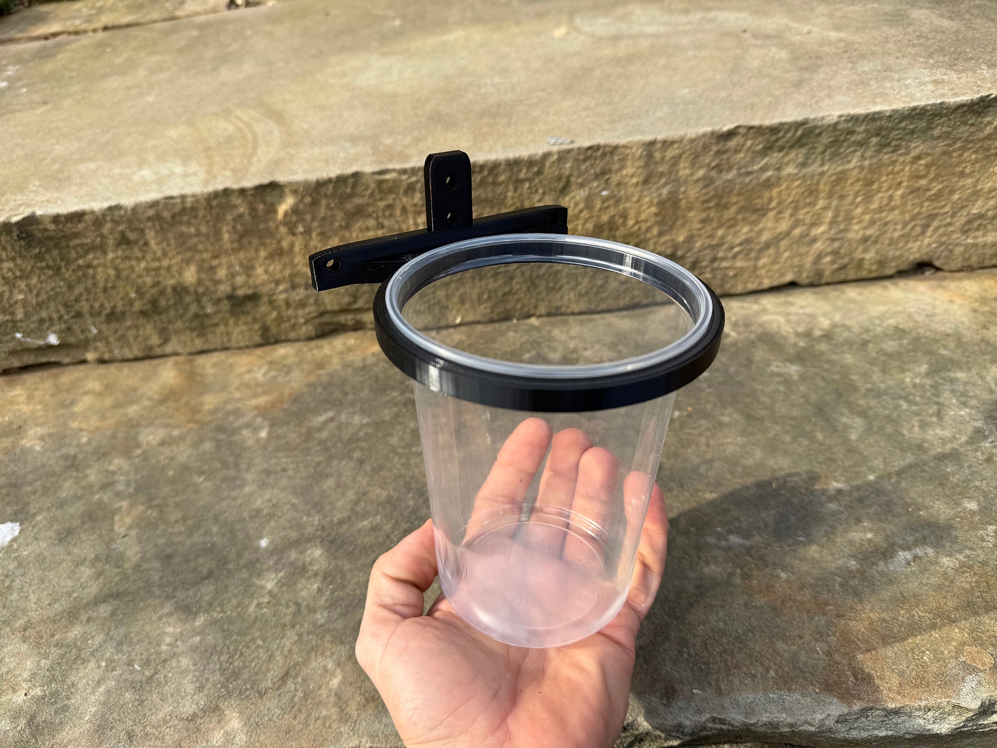 32oz Feeding Bracket - Sundown Reptiles